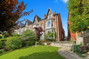 5 North Parade- click for photo gallery
